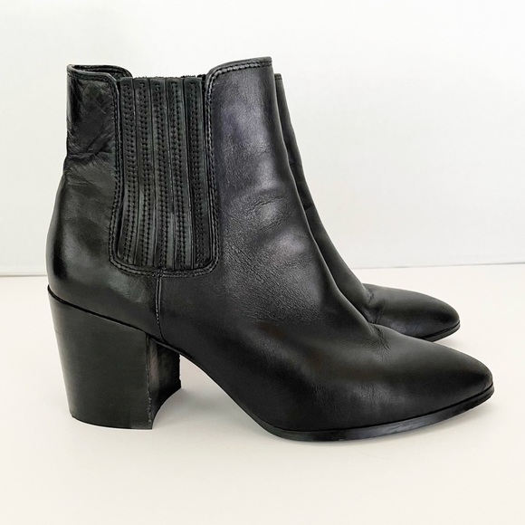 Steve Madden Jaclyn Leather Boots Size 9.5  Block Heel In Classic Black Pull On - Picture 1 of 10